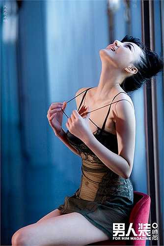 Trương Hinh Dư tên thật Trương Yến sinh năm 1987 