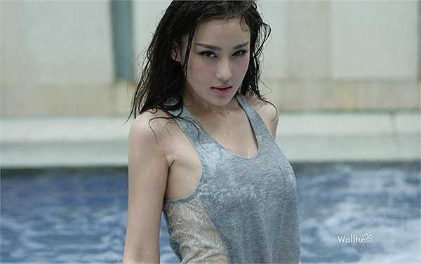 Vẻ đẹp mơn mởn như cỏ non của người đẹp