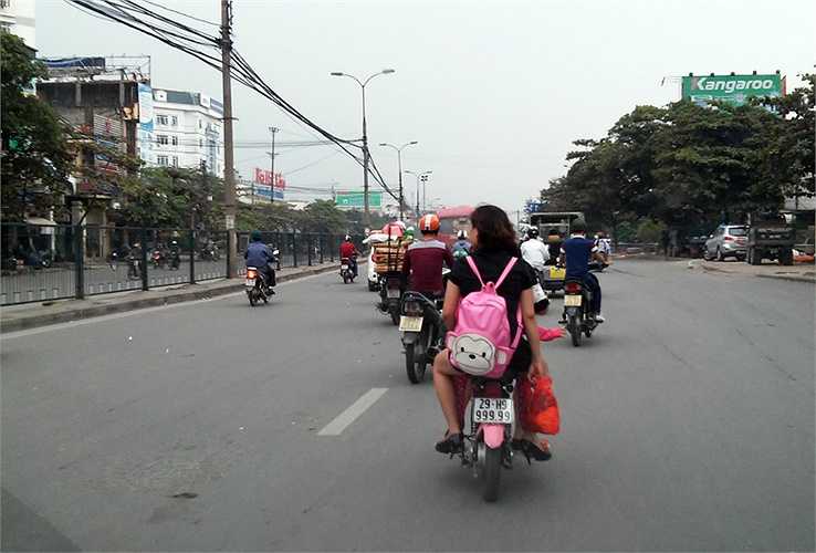 Ông Nguyễn Ngọc Toản - Phòng Quản lý chất lượng xe cơ giới - Cục Đăng kiểm Việt Nam cho biết: 'Để phân biệt giữa xe đạp điện và xe máy điện cần phải xác định được thông số, cũng như khối lượng, vận tốc và công suất của xe đạp điện và xe máy điện'.