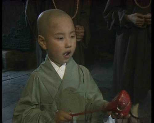 Tiểu Đường Tăng: Nhân vật tiểu Đường Tăng trong Tây Du Ký 1986 do sao nhí Vương Lỗi thể hiện trong tập 4 của Tây Du Ký - Giam cầm Ngũ Hành Sơn.