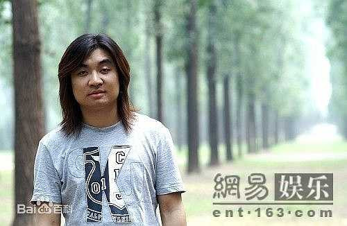 Sau khi tốt nghiệp Học viện âm nhạc Tứ Xuyên, Vương Lỗi được biết đến là nhạc sĩ, nhà sản xuất âm nhạc, diễn viên và tham gia cả lĩnh vực truyền thông. 