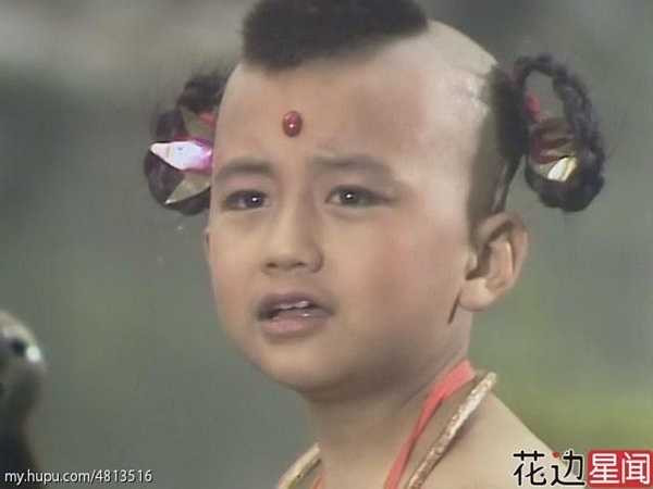 Triệu Hân Bồi từng tốt nghiệp Đại học Bắc Kinh chuyên ngành Khoa học kỹ thuật năm 1999. Anh sở hữu bằng thạc sĩ và tiến sĩ tại Sở nghiên cứu phần mềm của Viện khoa học Trung Quốc.