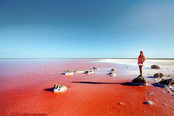Hồ này nằm ở độ cao 4.000m so với mực nước biển. Hồ được hình thành 40.000 nằm trước từ hồ nước mặn Minchin