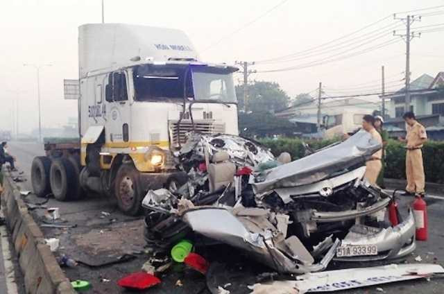 Tai nạn thảm khốc 5 người chết: Đạp nhầm ga do lâu không cầm lái?