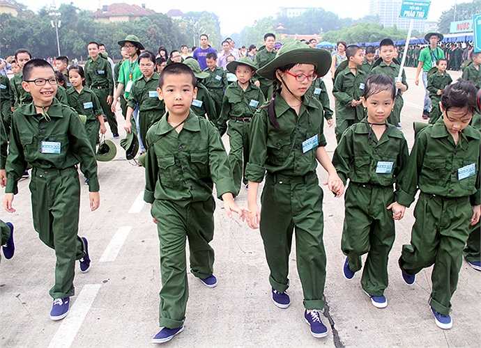 Được thiết kế phù hợp cho thanh thiếu niên trong độ tuổi từ 7-15, chương trình Em là chiến sỹ năm nay là sự kết hợp nhuần nhuyễn giữa môi trường kỷ luật của quân đội với các phương pháp giáo dục tâm lý hiện đại