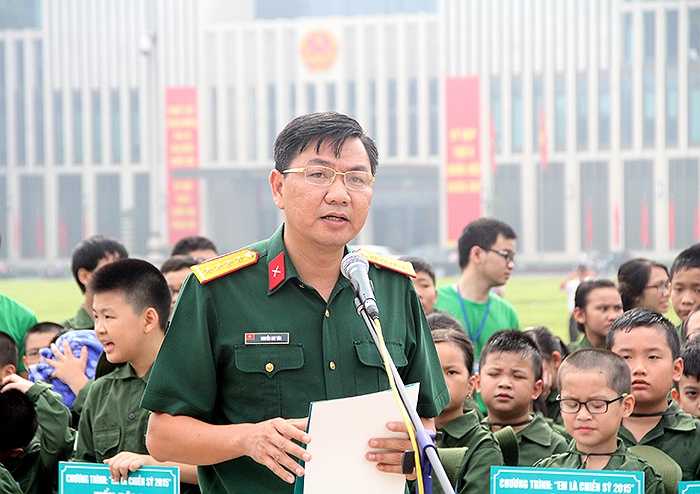 Ông Nguyễn Huy Tân – Phó Tổng Giám đốc Tổng Công ty Viễn thông Viettel cho biết chương trình 'Em là chiến sỹ' là một trong chuỗi hoạt động chăm sóc khách hàng thân thiết theo tư tưởng hướng đến người thân của Viettel