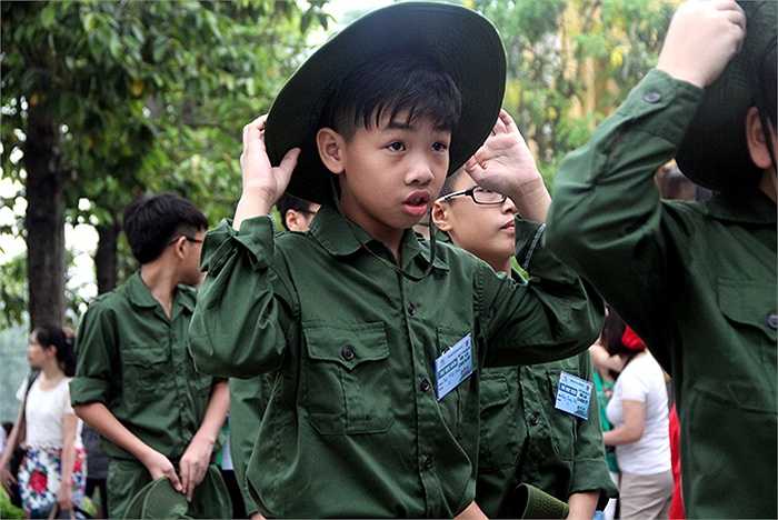 Ngay sau lễ xuất quân, các em sẽ tham gia khóa huấn luyện trong 10 ngày tại 2 địa điểm: Trung đoàn 50, Quân khu 3, Phường Ngọc Hải, Quận Đồ Sơn, Hải Phòng vàTrung đoàn 36, Sư đoàn 308, Lương Sơn, Hòa Bình. 