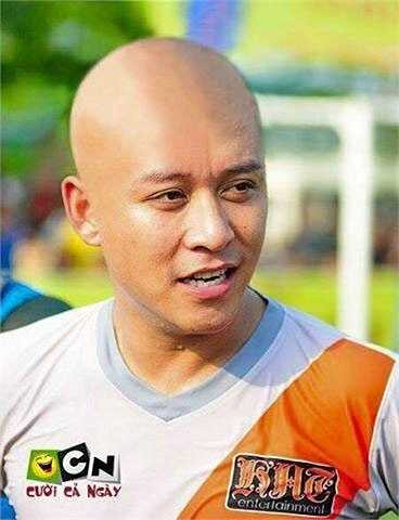 Ảnh chế Tuấn Hưng đầu trọc được cư dân mạng chia sẻ trên mạng. Các fan còn chế lời ca khúc 'Nắm tay anh thật chặt, nắm tay anh thật lâu' của nam ca sĩ thành 'Nắm tông đơ thật chắt, giữ tông đơ thật lâu. Hứa với Hưng 1 câu rằng: cạo xong đầu sẽ sạch gầu'. 