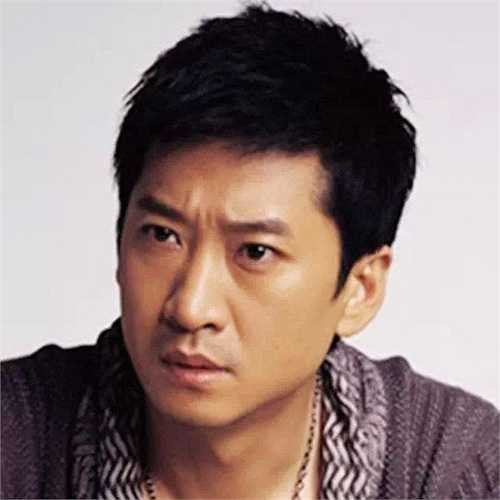 Sự nghiệp của Châu Kiệt dần xuống dốc bởi những tai tiếng trong nghề cộng với scandal ngoài đời. Ở phim trường, anh có tiếng là kiêu ngạo, khó chiều. Châu Kiệt còn thường xuyên nói xấu bạn diễn và đaọ diễn. Ở ngoài đời, anh bị chỉ trích khi gây tai nạn rồi bỏ trốn. Không chỉ có vậy, Châu Kiệt còn vướng vào nhiều vụ lùm xùm đánh người.