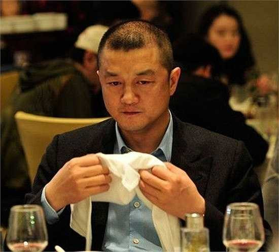 Cuộc hôn nhân đẹp của Lý Á Bằng và Vương Phi đặt dấu chấm hết vào năm 2013. Cuối năm 2014, Lý Á Bằng tuyên bố giải nghệ và rút hẳn khỏi làng giải trí.