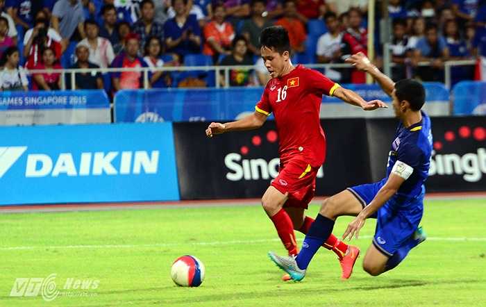 Lê Thanh Bình được bố trí đá tiền đạo cắm ở trận gặp U23 Thái Lan.