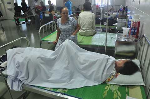 Ngộ độc, bánh mỳ, Quảng Nam, nhập viện, hàng loạt, Điện Bàn