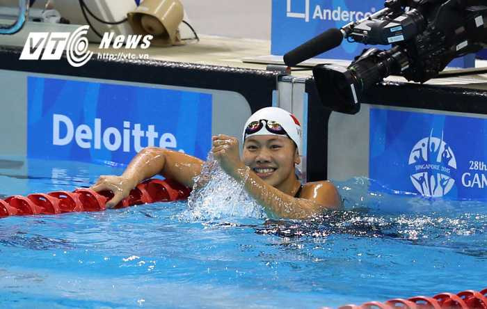 Ánh Viên hạnh phúc với tấm HCV thứ 8