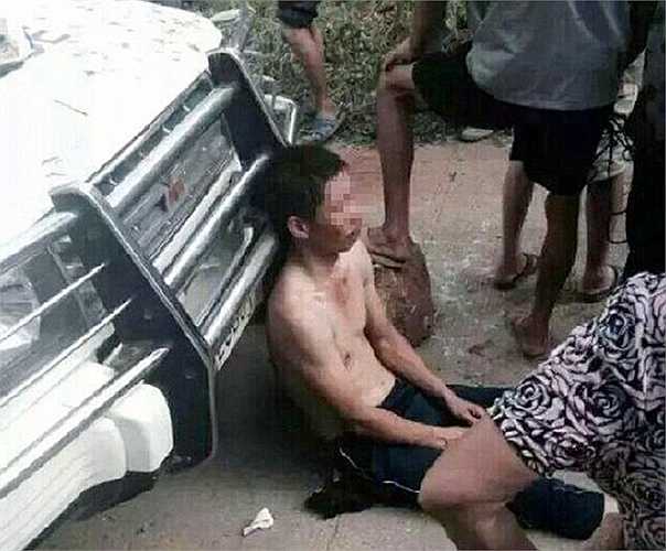 Người dân nổi giận lao vào đánh hội đồng hai tên trộm này