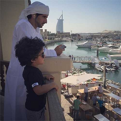 Cuộc sống của nhóc tì này khiến hàng triệu người trên thế giới mơ ước.