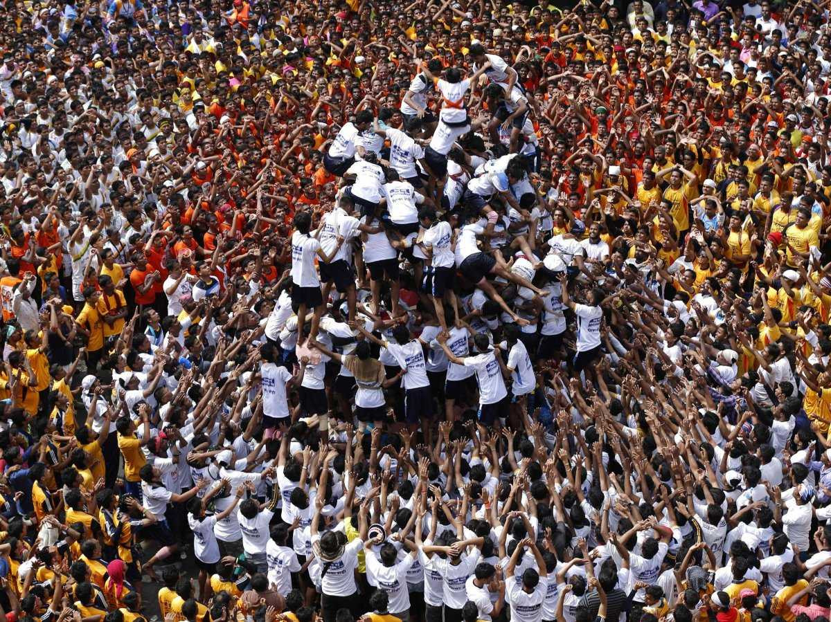 3. Mật độ dân số ở Mumbai là 1,1m2/người