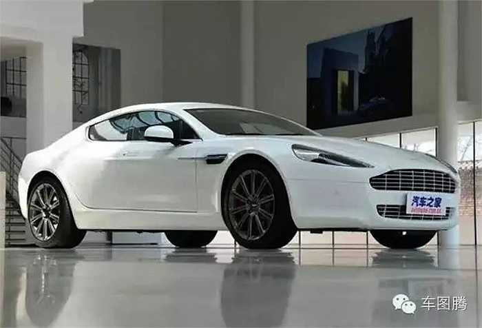  Đầu năm 2013 anh tiếp tục sử dụng chiếc Rapide S khi đưa đón Trương Hinh Dư. 