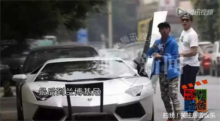 Tháng 11/2014, Lý Thần lại 'rinh' về một chiếc Lamborghini Aston Martin thời thượng giá 6 triệu NDT (21 tỉ đồng). 