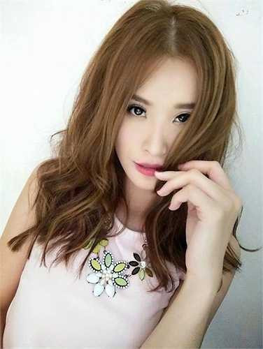 Quán quân The Remix mùa đầu tiên, Đông Nhi có fanpage với 5,8 triệu người like. 