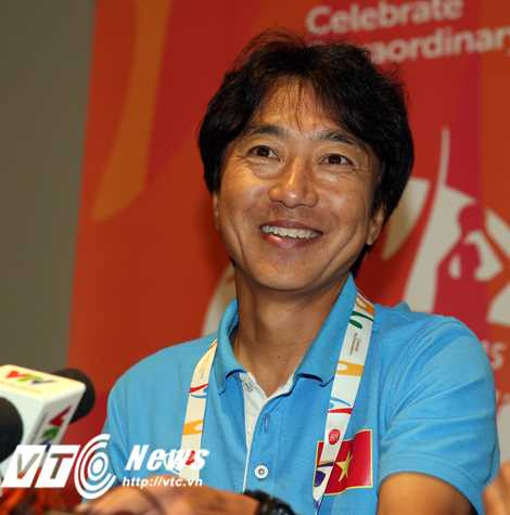 HLV Miura lạc quan trước bán kết