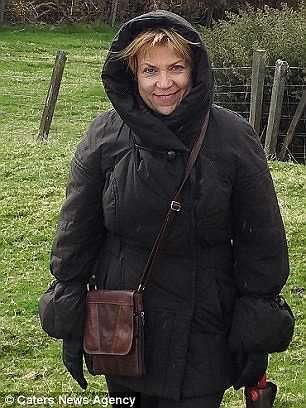 Bà Tatiana – người chụp bức ảnh UFO trên hồ Loch Ness. Con rể bà cũng cho biết, đêm đó, chú chó nhỏ đi nghỉ cùng gia đình liên tục sủa váng bất thường. Họ còn đùa rằng, có lẽ chú chó nhỏ đã nhìn thấy quái vật Nessi huyền thoại.