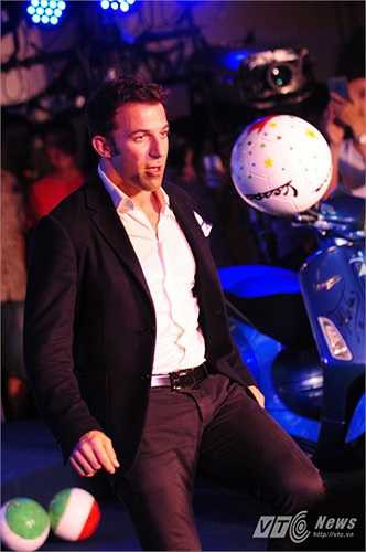 Cựu tuyển thủ Juventus đến Việt Nam với vai trò đại sứ của thương hiệu Piaggio