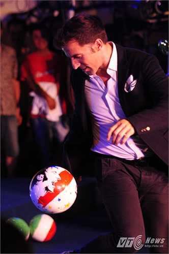 Khả năng khống chế bóng của anh khiến các fan hâm mộ không ngừng phấn khích