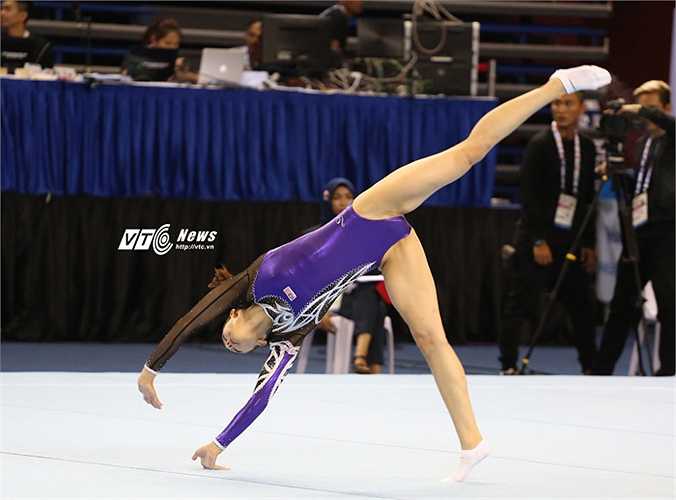 Những động tác khó được Abdul Hadi thực hiện mềm mại.(Ảnh: Phạm Thành)