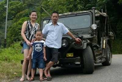 Nghệ sĩ Bình Trọng và vợ con.