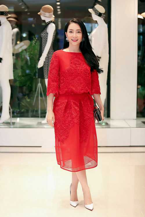 Linh Nga hạnh phúc bên con gái