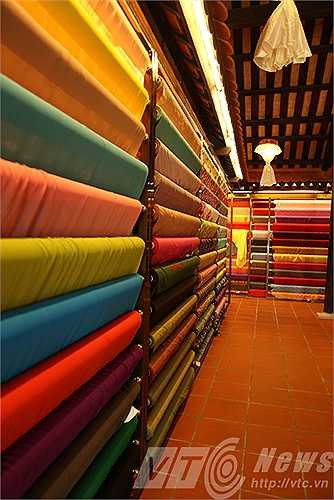 Các bộ sưu tập nghề truyền thống đã mang lại cho người xem về Con đường Tơ lụa trên biển cách nay hàng trăm năm, mà Hội An là một trong những gạch nối quan trọng đó.