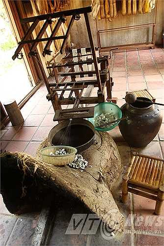 Công đoạn kéo tơ truyền thống