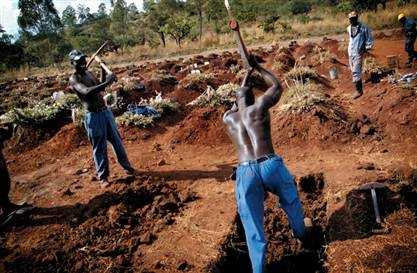 Những 'tỷ phú' chết đói ở Zimbabwe