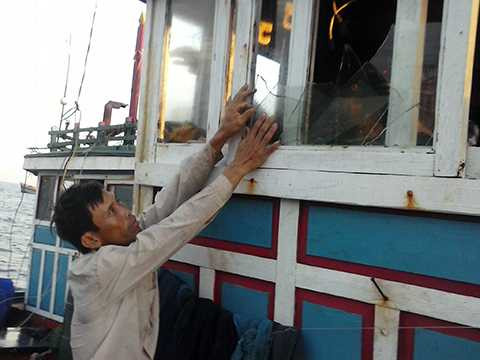 Tàu cá, ngư dân, Quảng Ngãi,Trung Quốc, bị tấn công, cướp tài sản