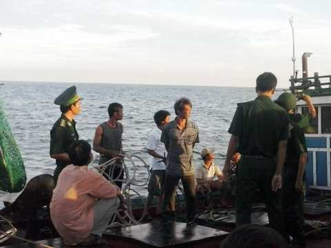 Tàu cá, ngư dân, Quảng Ngãi,Trung Quốc, bị tấn công, cướp tài sản