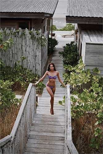 Minh Triệu cũng có thân hình bikini tuyệt đẹp 