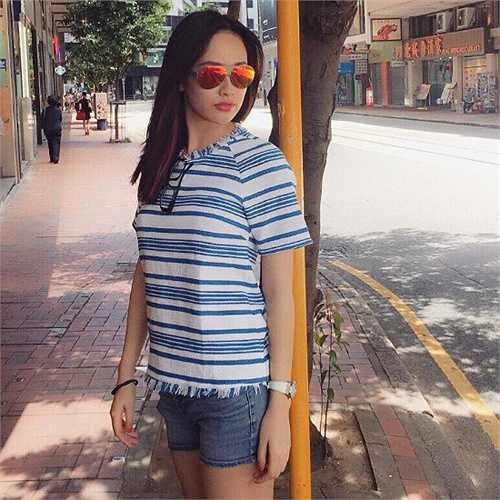 Hoa hậu Việt Nam giản dị xuống phố.