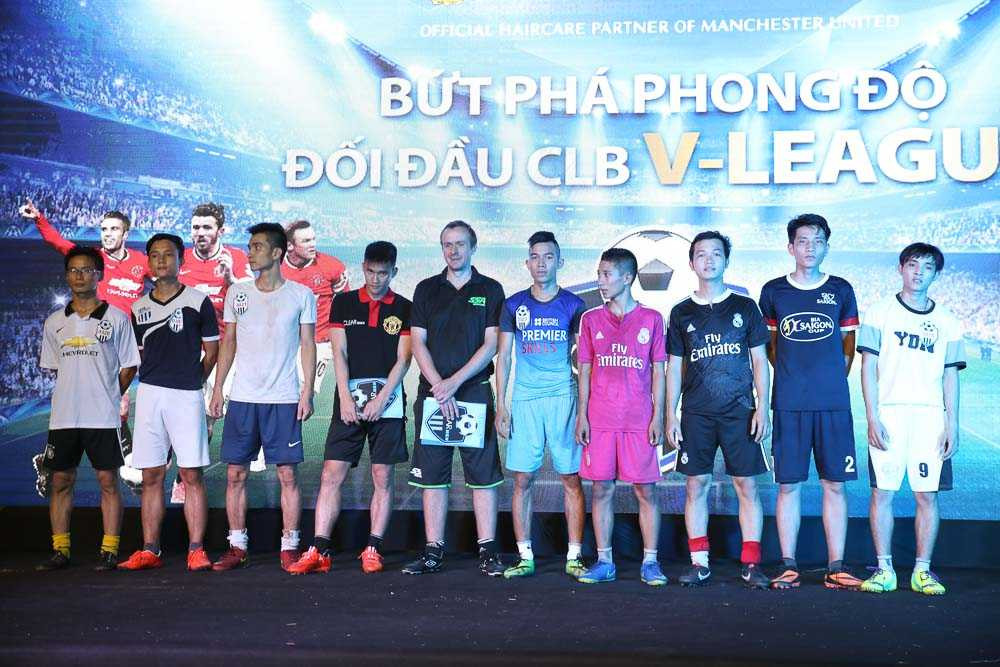 Công Vinh tuyển chọn đội hình cho Andy Cole