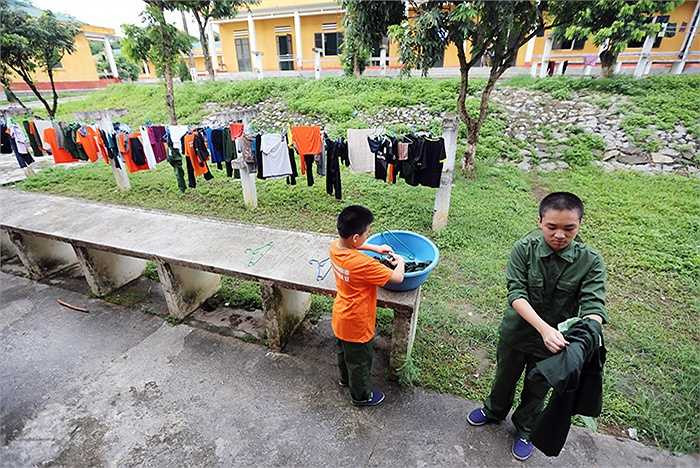 Tự ý thức giặt quần áo bằng tay