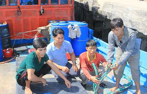 Lời kể, kinh hoàng, ngư dân, Việt Nam, tàu Trung Quốc, tấn công, bằng vòi rồng