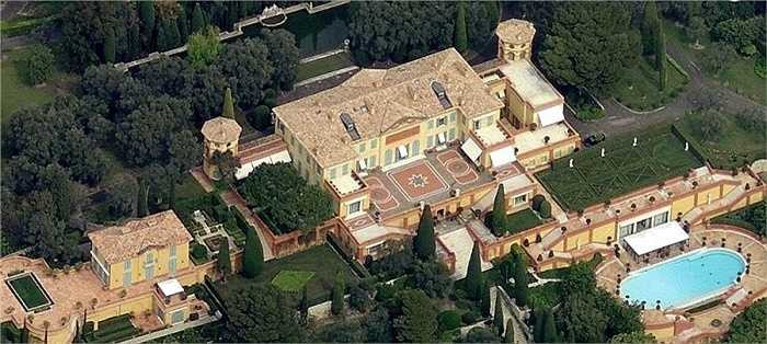 1. Villa Leopolda: Xếp vị trí số 1 trong danh sách 10 nhà siêu sang đắt nhất thế giới, khu dinh thự này nằm ở French Riviera, Pháp, bao phủ diện tích gần 73.000m2. Được xây dựng từ năm 1929, giá của nó là 750 triệu USD. 