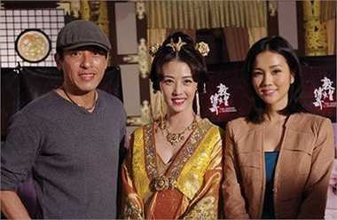 Sau thành công của Tiếu ngạo giang hồ, những tưởng sự nghiệp của Lữ Tụng Hiền sẽ nở rộ. Chỉ tiếc, anh không tạo được dấu ấn nào đáng kể trên màn ảnh. Thậm chí, anh chỉ được giao các vai phụ tuyến hai của đài TVB. (Trong ảnh là Lữ Tụng Hiền chụp cùng Châu Hải My gần đây).