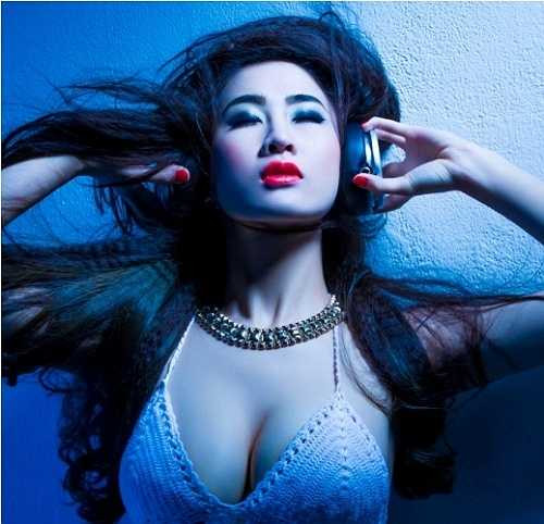 DJ Oxy sinh năm 1993, là cái tên đã không còn xa lạ trong thời gian qua. 