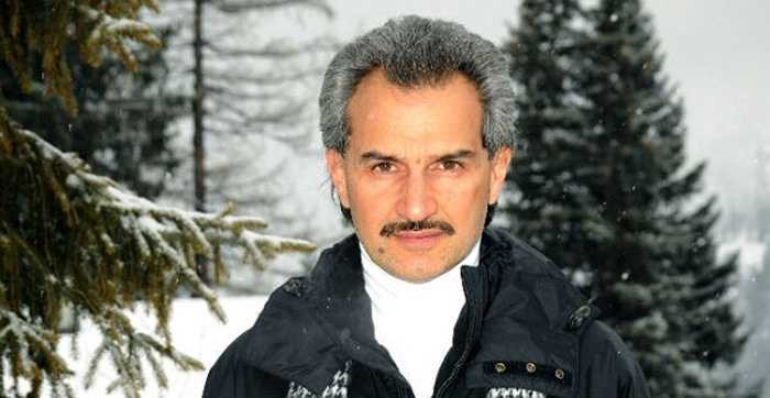 Sau khi tốt nghiệp, cha của Hoàng tử Alaweed đã tặng con trai 30.000 USD và cho vay 300.000 USD để đầu tư. Năm 1991, Hoàng tử này quyết định đầu tư vào CitiGroup