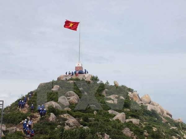 Khởi công xây dựng Cột cờ chủ quyền Tổ quốc tại đảo Phú Quý