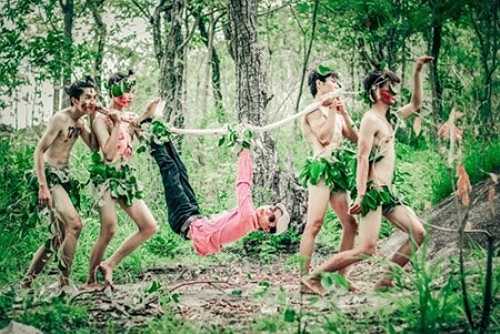 'Ma cũ bắt nạt ma mới'.