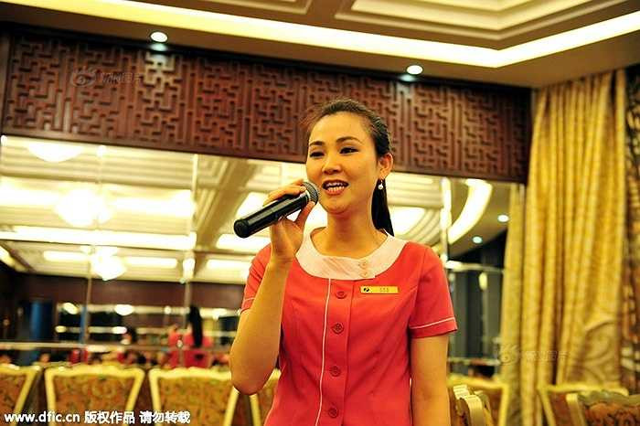 Khách sạn này thuộc vào hàng cao nhất Trung Quốc. Công trình là biểu tượng của sự giàu có ở Hoa Tây