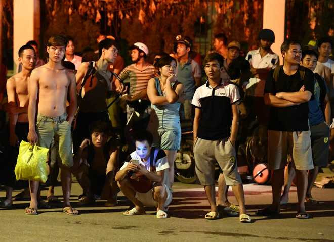 Hà Nội: Cháy khủng khiếp trong đêm, hàng nghìn người tháo chạy