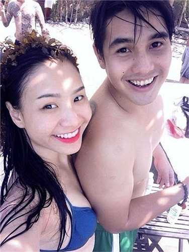 Đôi vợ chồng trẻ thường xuyên đi du lịch cùng nhau. 
