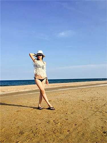 Sau khi kết hôn với Đăng Khôi, Thủy Anh ngày càng nổi tiếng nhờ phong cách thời trang thanh lịch, quyến rũ. 